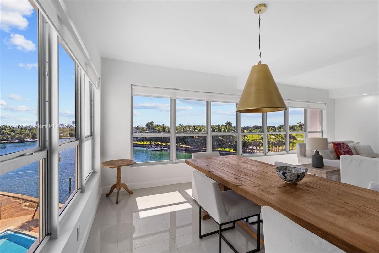 Dining room, Interior, Pendant Lights, Water