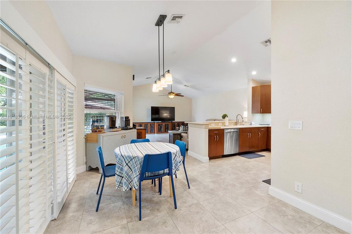 Dining room, Interior, Kitchen, Pendant Lights, Recessed Lighting