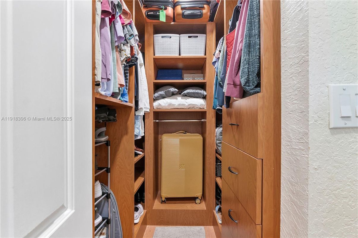 Interior, Walk-in Closets