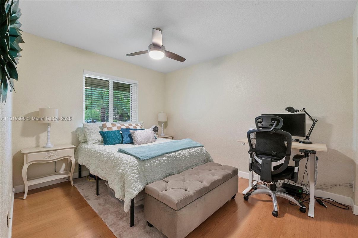 Bedroom, Home Office, Interior, Wood Texture Flooring