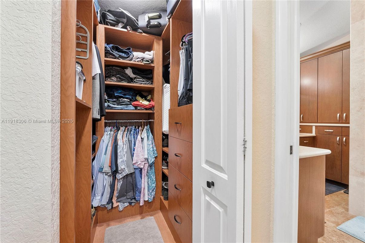 Interior, Walk-in Closets