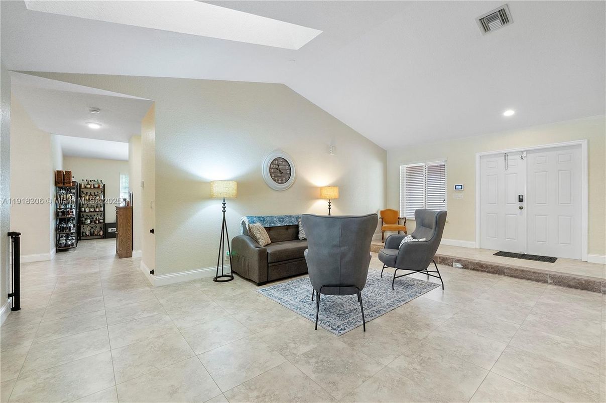 Dining room, Interior, Living room, Recessed Lighting