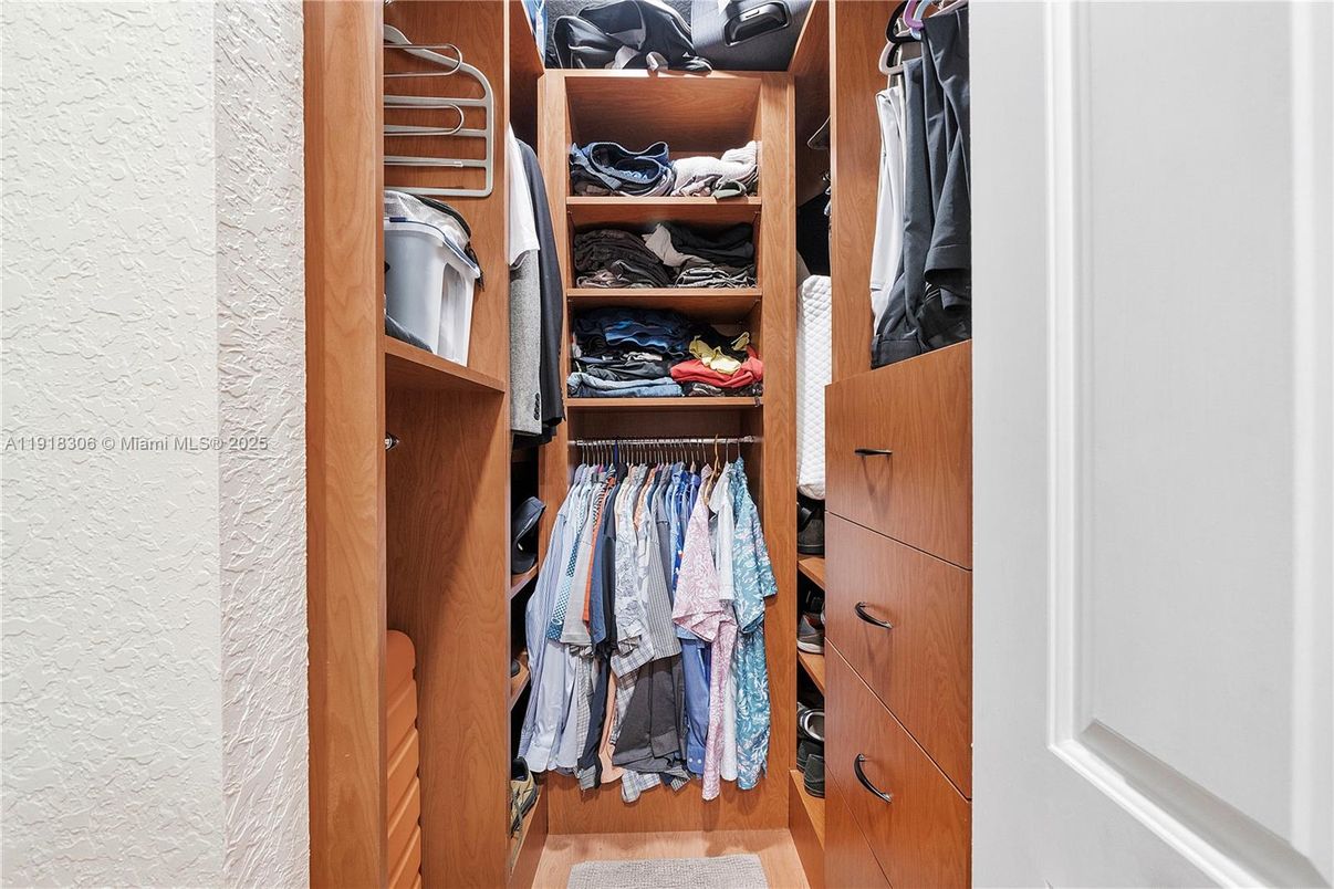 Interior, Walk-in Closets