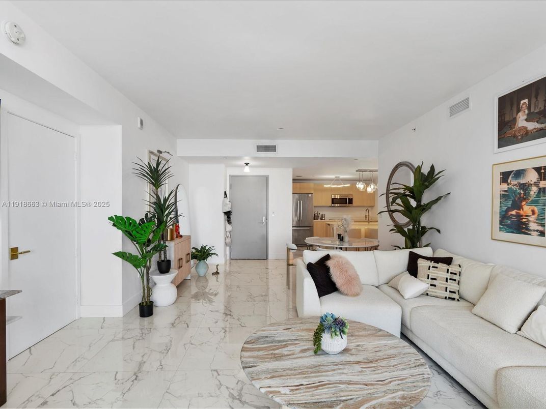 Interior, Kitchen, Living room, Marble, Pendant Lights, Stainless Steel Appliances