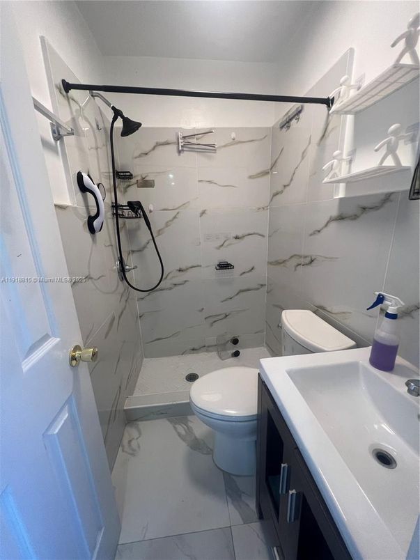 Bathroom, Interior, Marble Walls