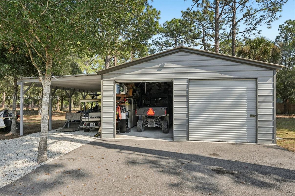Detached Garage, Exterior