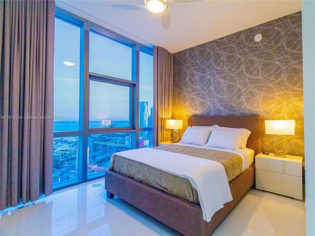 Bedroom, Interior, Recessed Lighting, Water