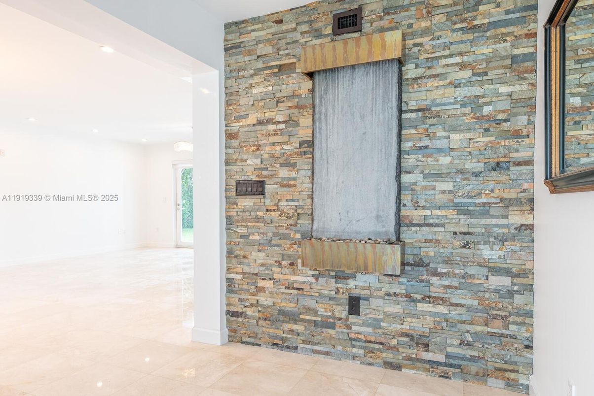 Empty room, Interior, Recessed Lighting, Stone Walls