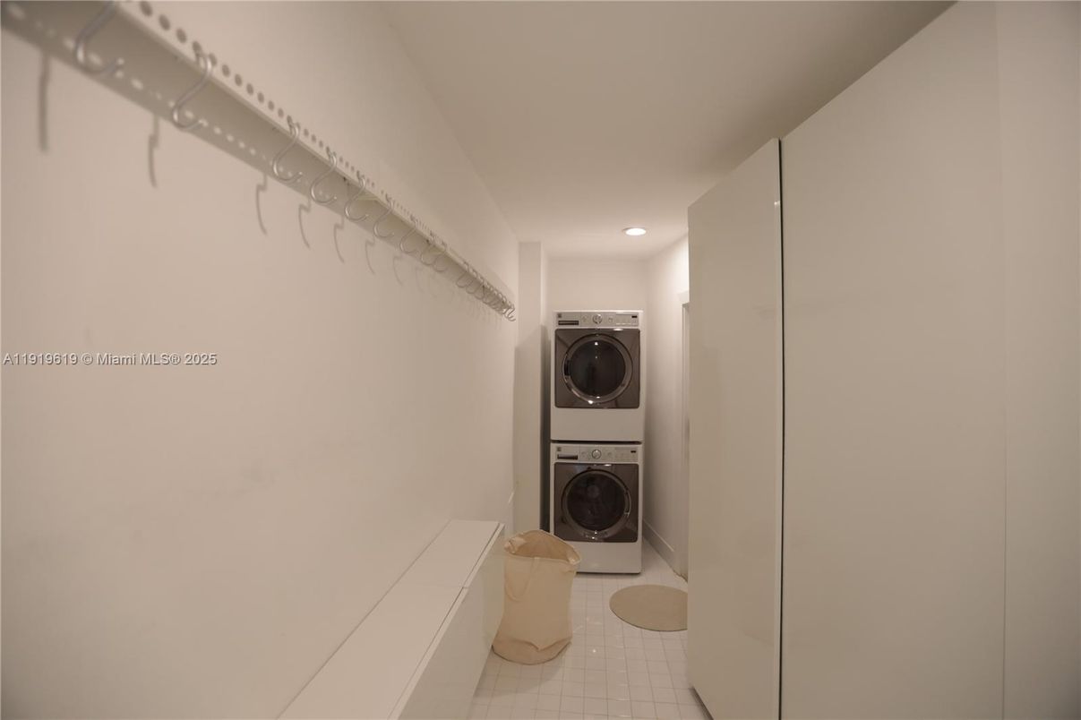Interior, Recessed Lighting, Utility Closets, Washer