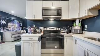 Interior, Kitchen, Living room, Recessed Lighting, Stainless Steel Appliances