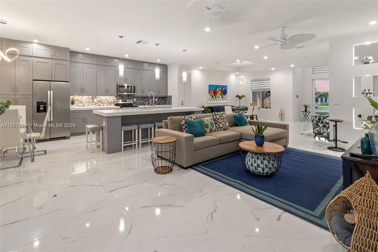 Interior, Kitchen, Living room, Marble, Pendant Lights, Recessed Lighting, Stainless Steel Appliances