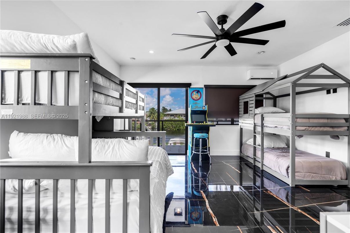 Bedroom, Interior, Recessed Lighting, Water