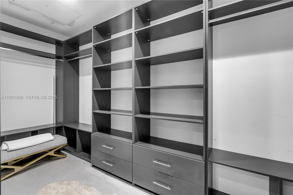 Interior, Walk-in Closets