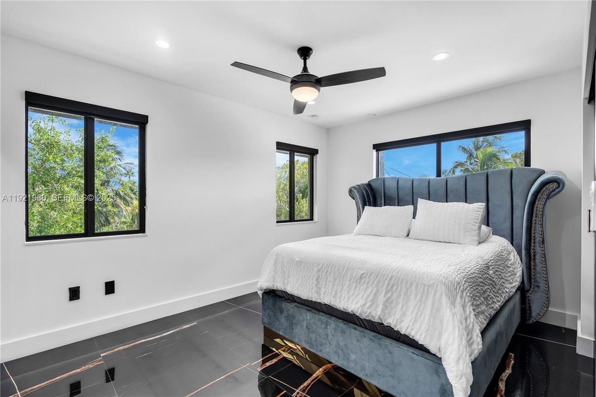 Bedroom, Interior, Recessed Lighting