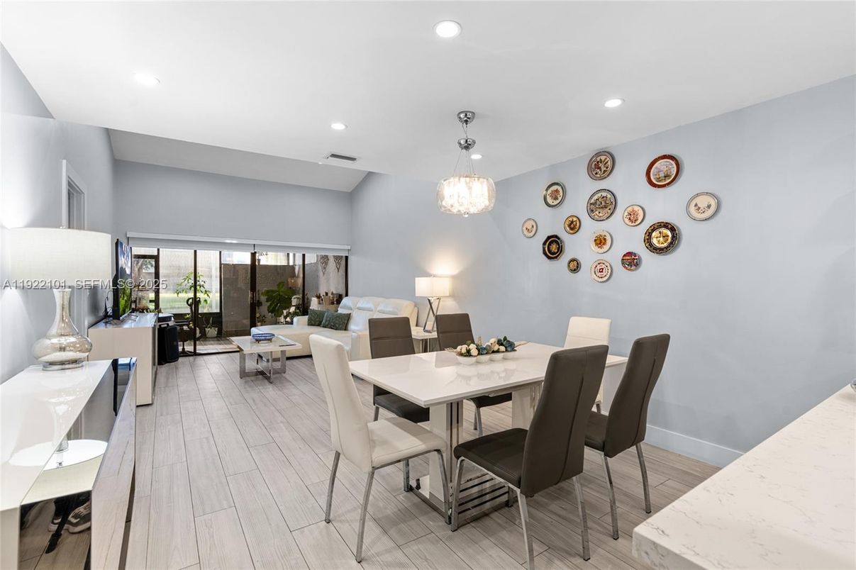 Dining room, Interior, Living room, Pendant Lights, Recessed Lighting, Wood Texture Flooring