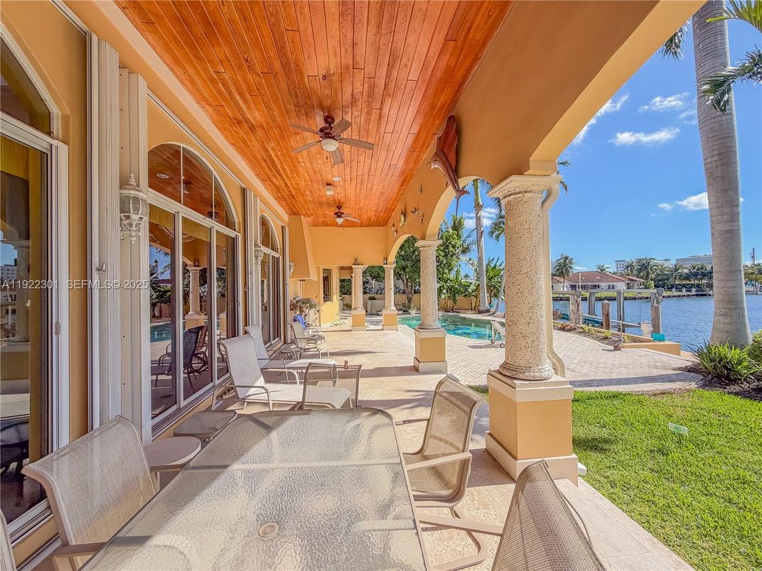 Exterior, Pool, Water