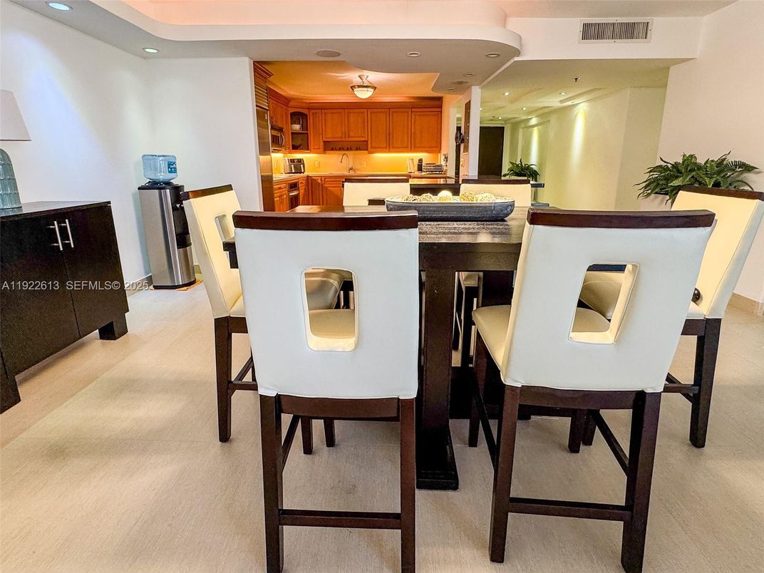 Dining room, Interior, Kitchen, Recessed Lighting