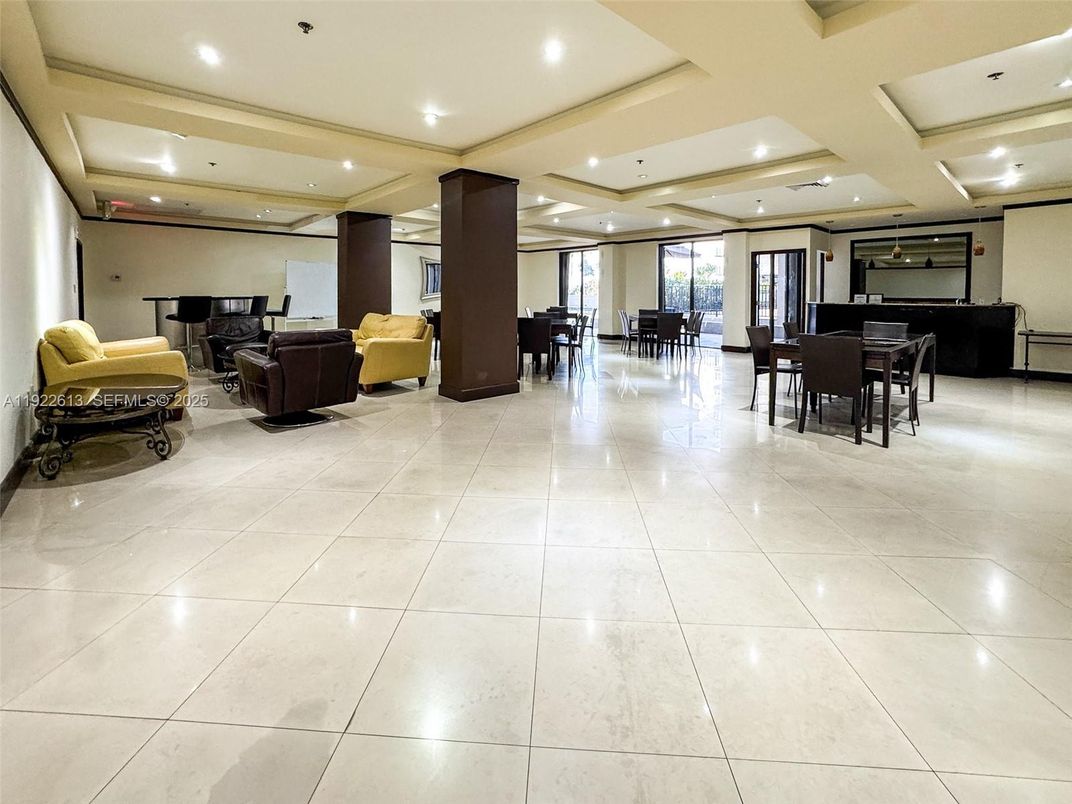 Dining room, Interior, Living room, Recessed Lighting