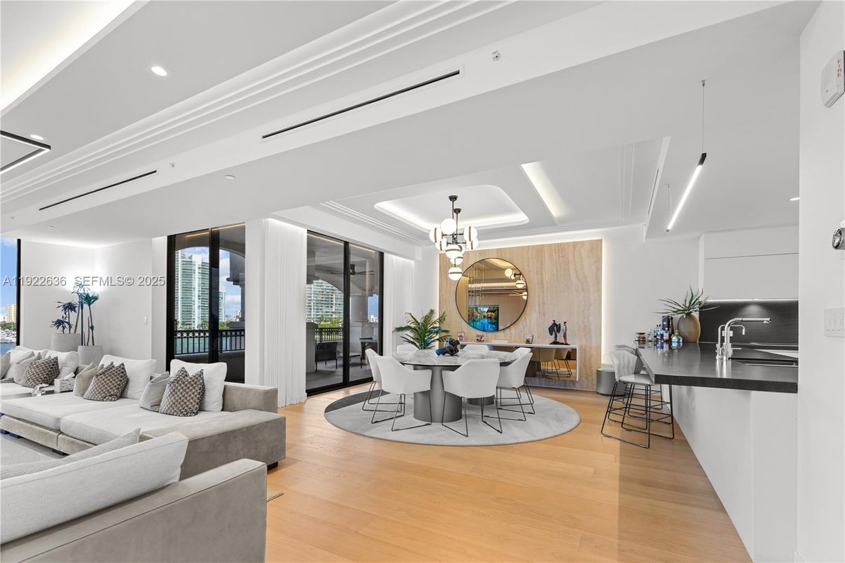 Dining room, Interior, Kitchen, Living room, Pendant Lights, Recessed Lighting, Stainless Steel Appliances, Wood Texture Flooring