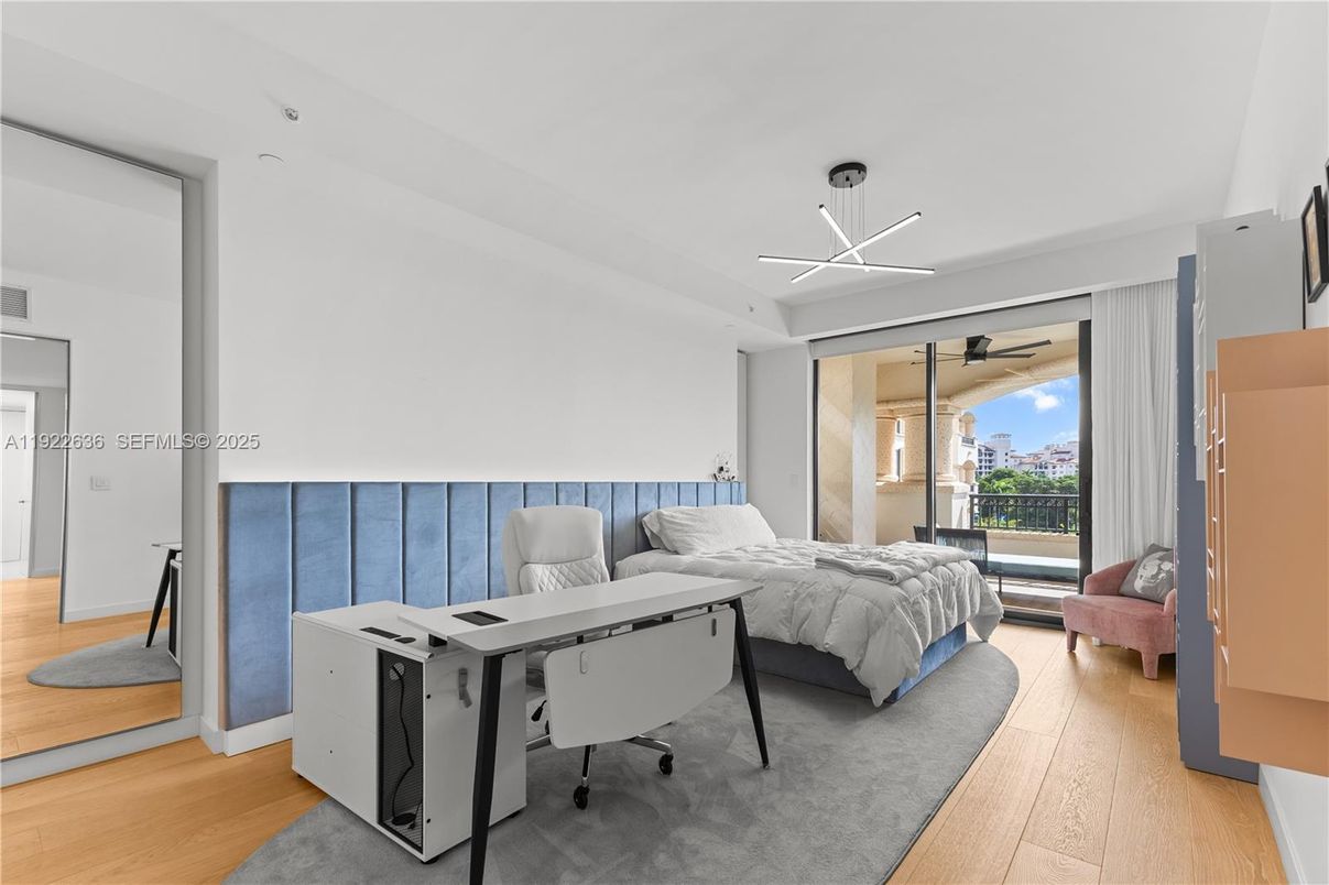 Bedroom, Home Office, Interior, Pendant Lights, Wood Texture Flooring