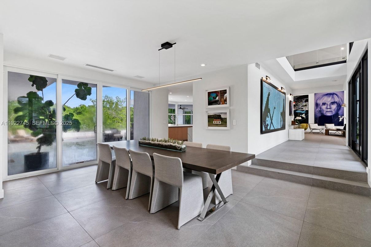 Dining room, Interior, Pendant Lights, Recessed Lighting