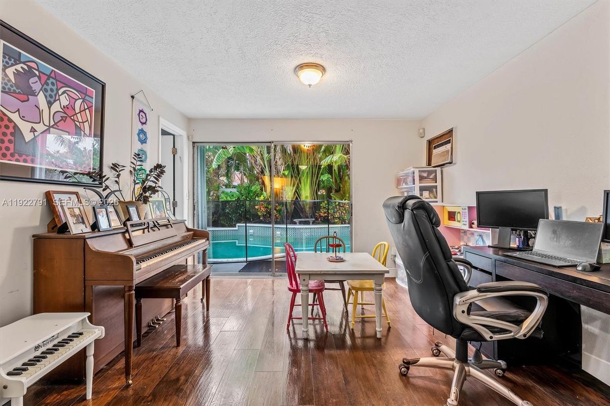 Home Office, Interior, Piano, Wood Texture Flooring