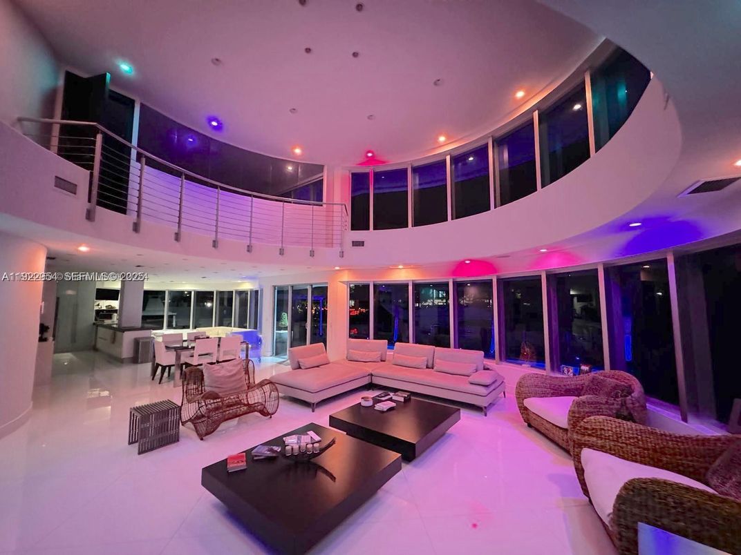 Dining room, Interior, Living room, Recessed Lighting