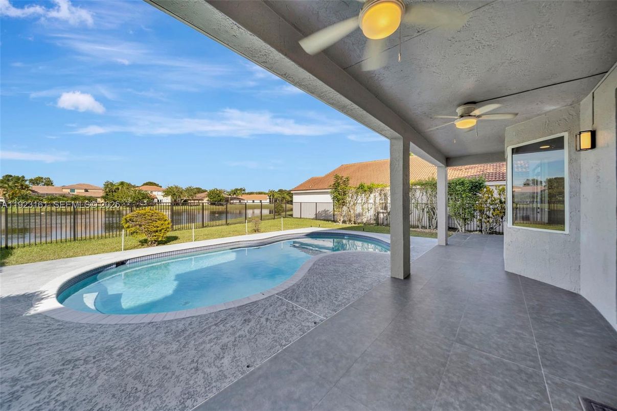 Exterior, Pool, Water