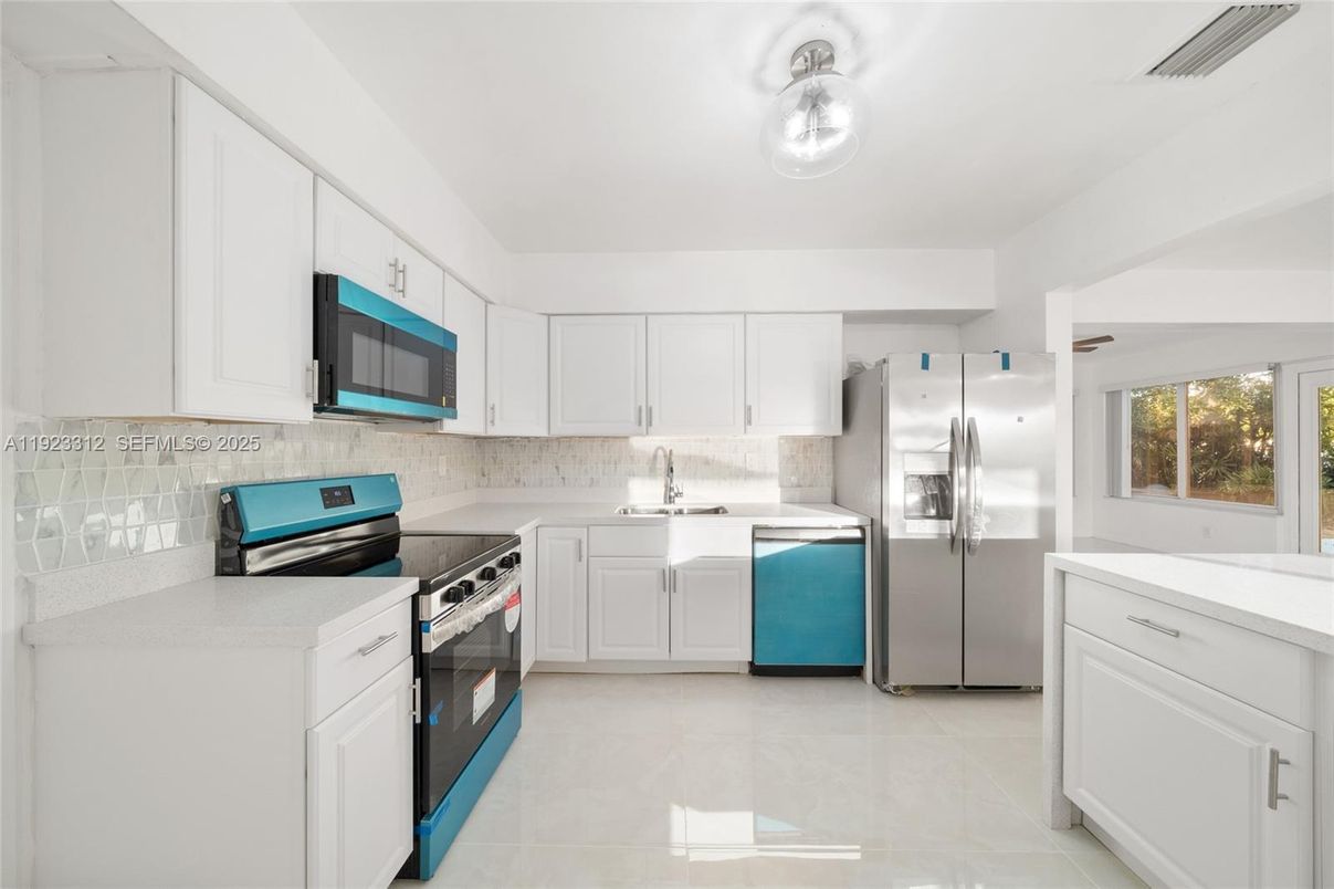 Interior, Kitchen, Stainless Steel Appliances