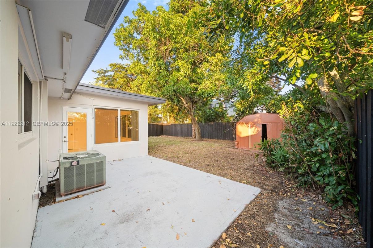Backyard, Exterior, Hot Tub