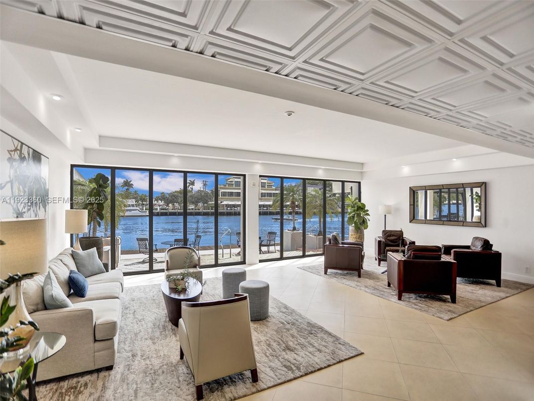 Interior, Living room, Recessed Lighting, Water