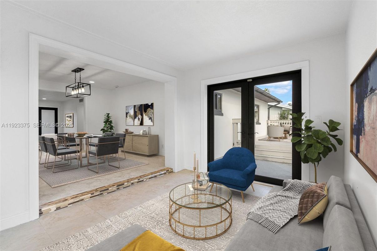 Dining room, Interior, Living room, Pendant Lights, Recessed Lighting