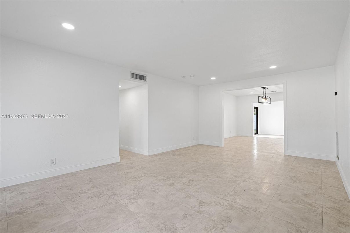 Empty room, Interior, Pendant Lights, Recessed Lighting