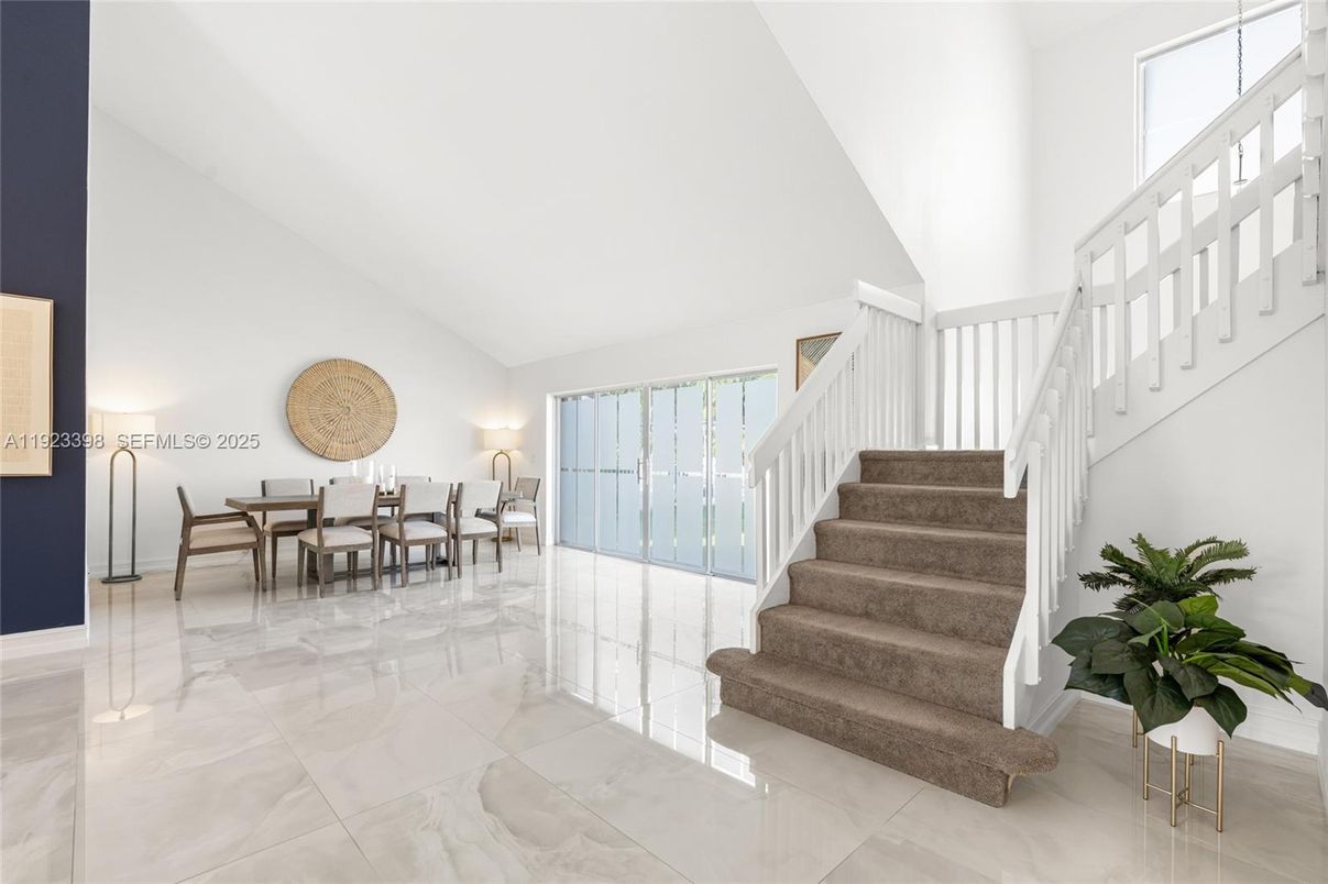 Dining room, Interior, Marble