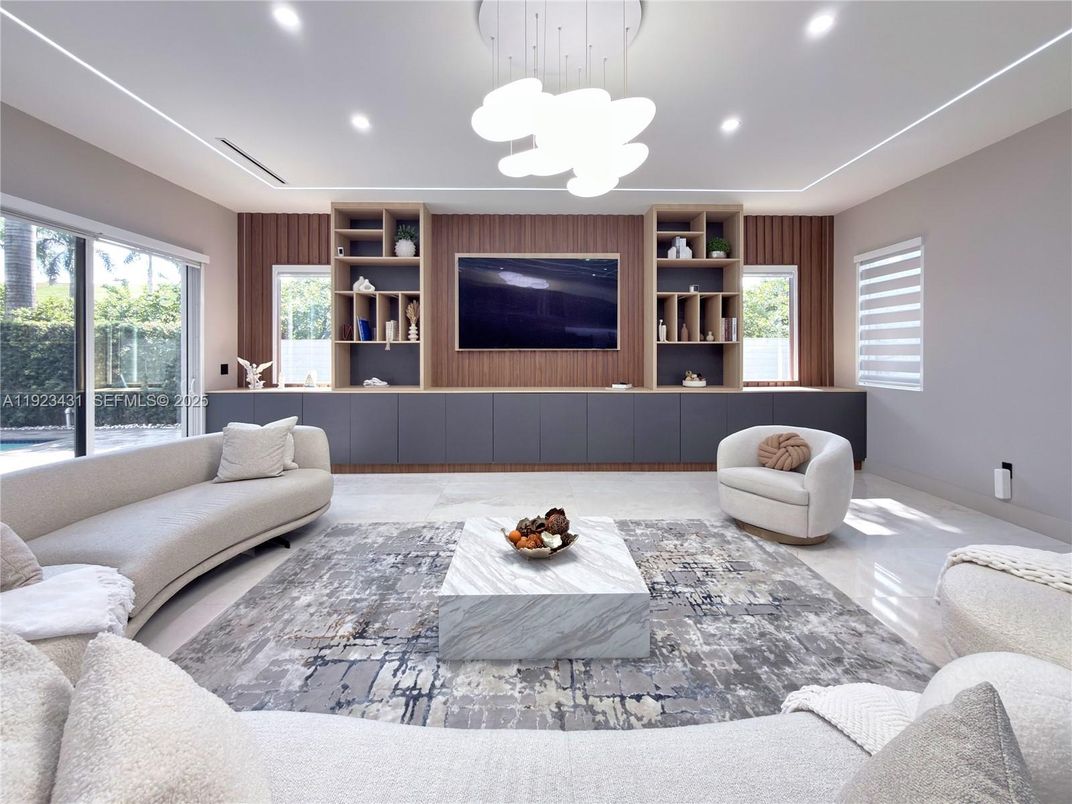 Interior, Living room, Pendant Lights, Recessed Lighting