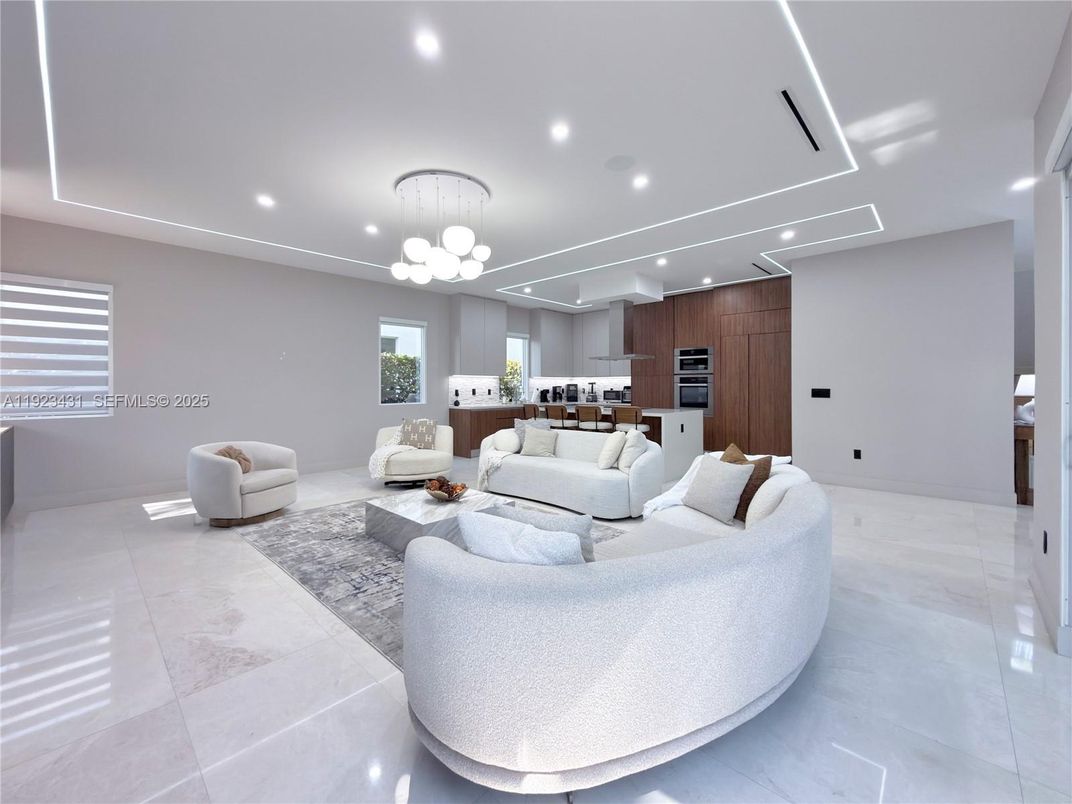 Interior, Kitchen, Living room, Pendant Lights, Recessed Lighting, Stainless Steel Appliances