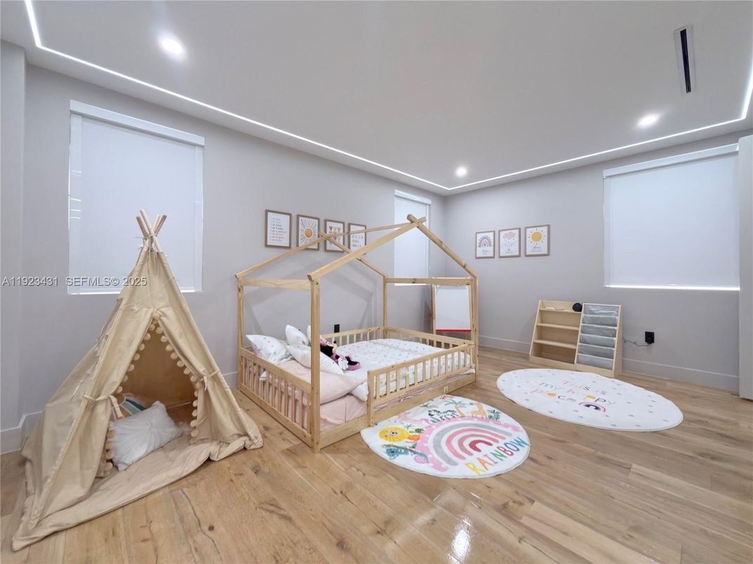 Bedroom, Interior, Recessed Lighting, Wood Texture Flooring