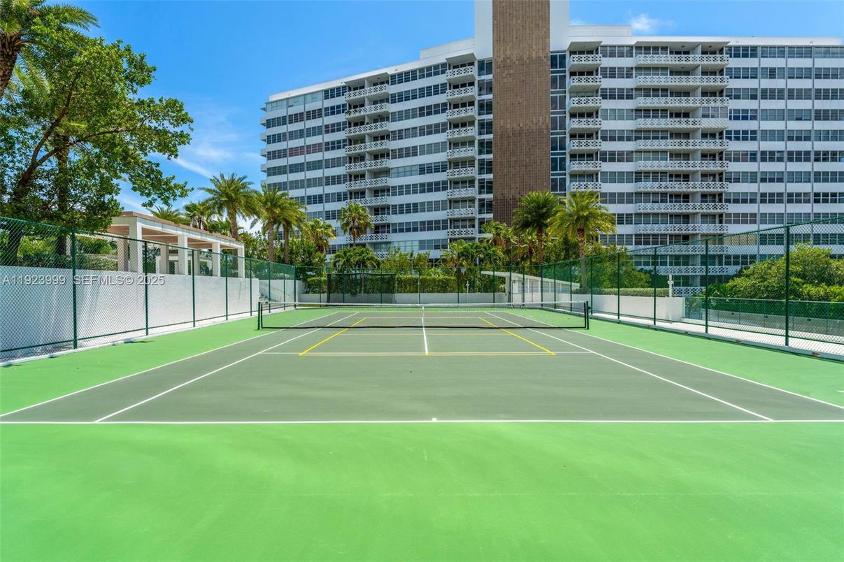 Exterior, Tennis Courts