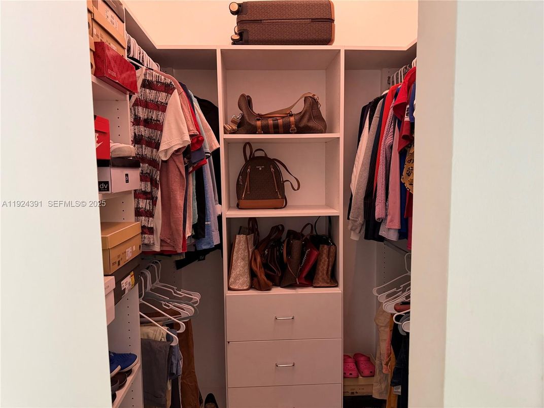 Interior, Walk-in Closets