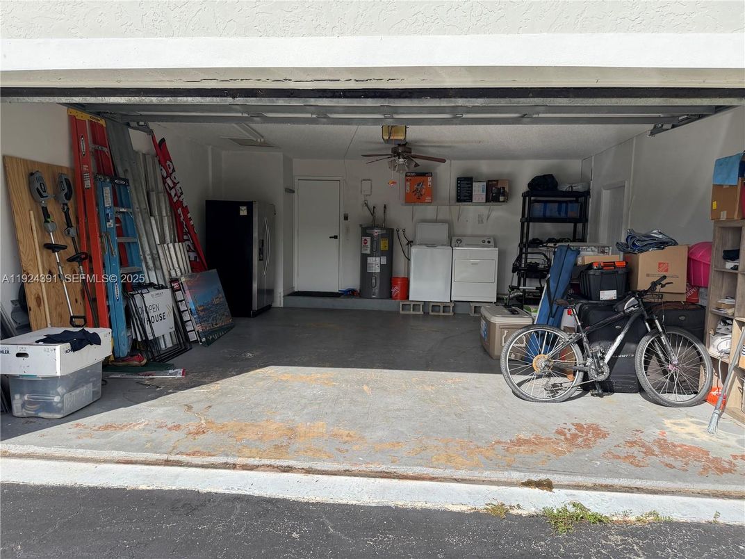 Garage, Interior
