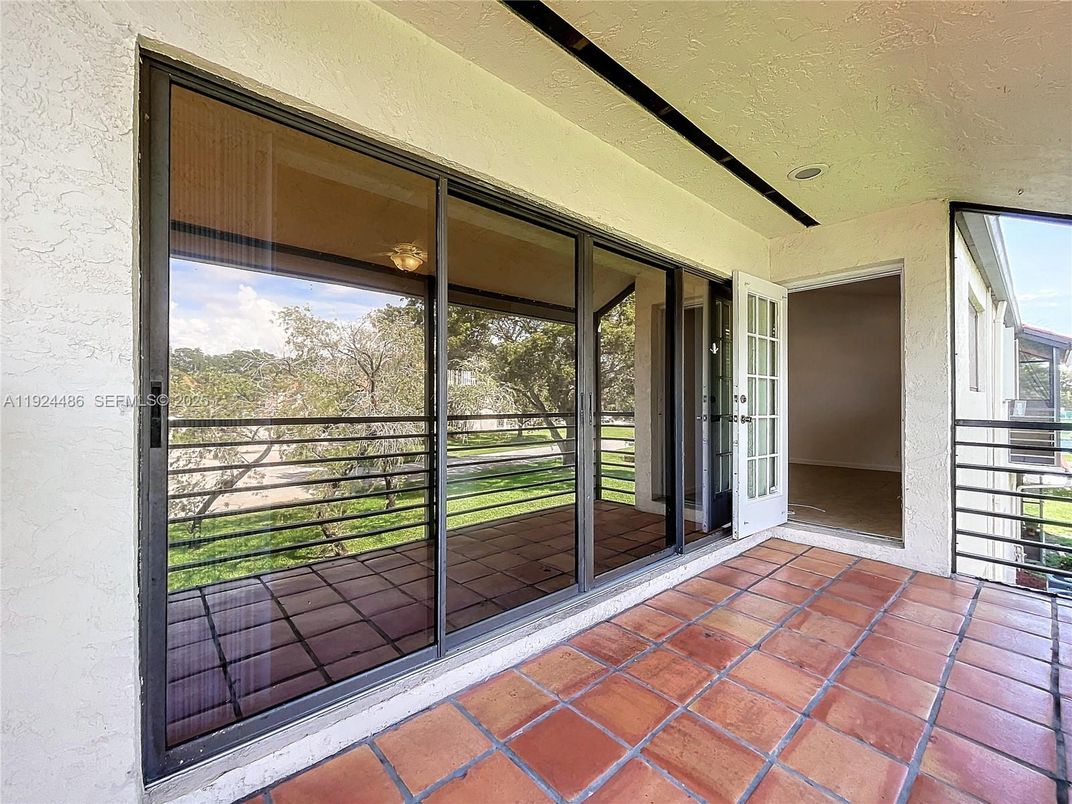 Empty room, Interior, Sun Room