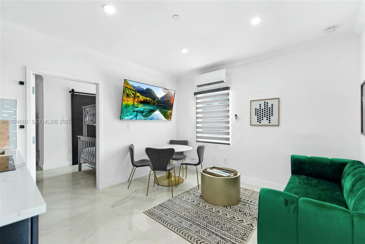 Dining room, Interior, Marble, Recessed Lighting