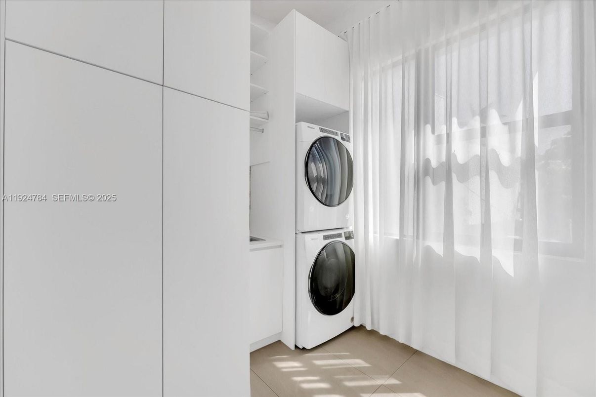 Interior, Utility Closets, Washer