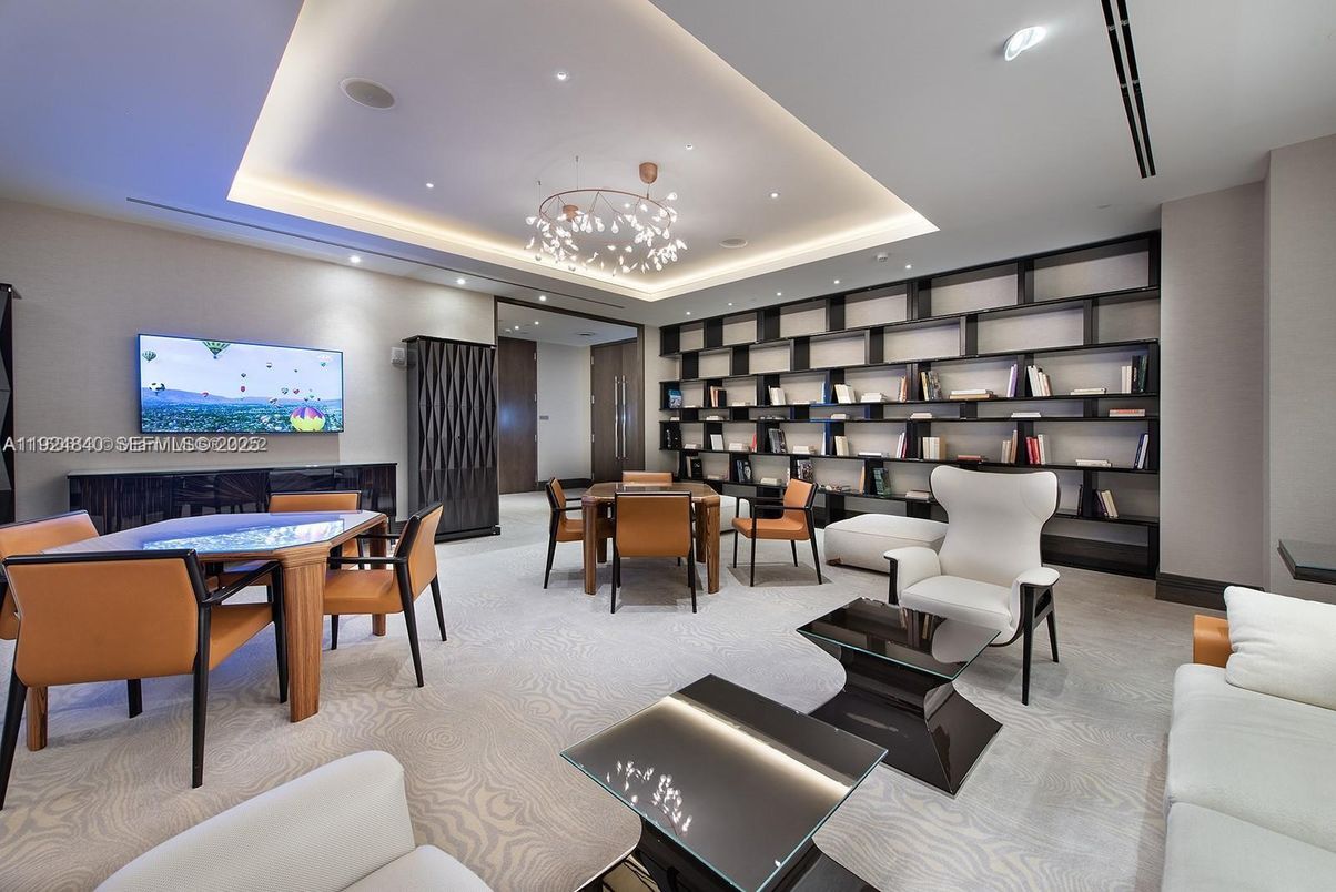 Dining room, Interior, Pendant Lights, Recessed Lighting