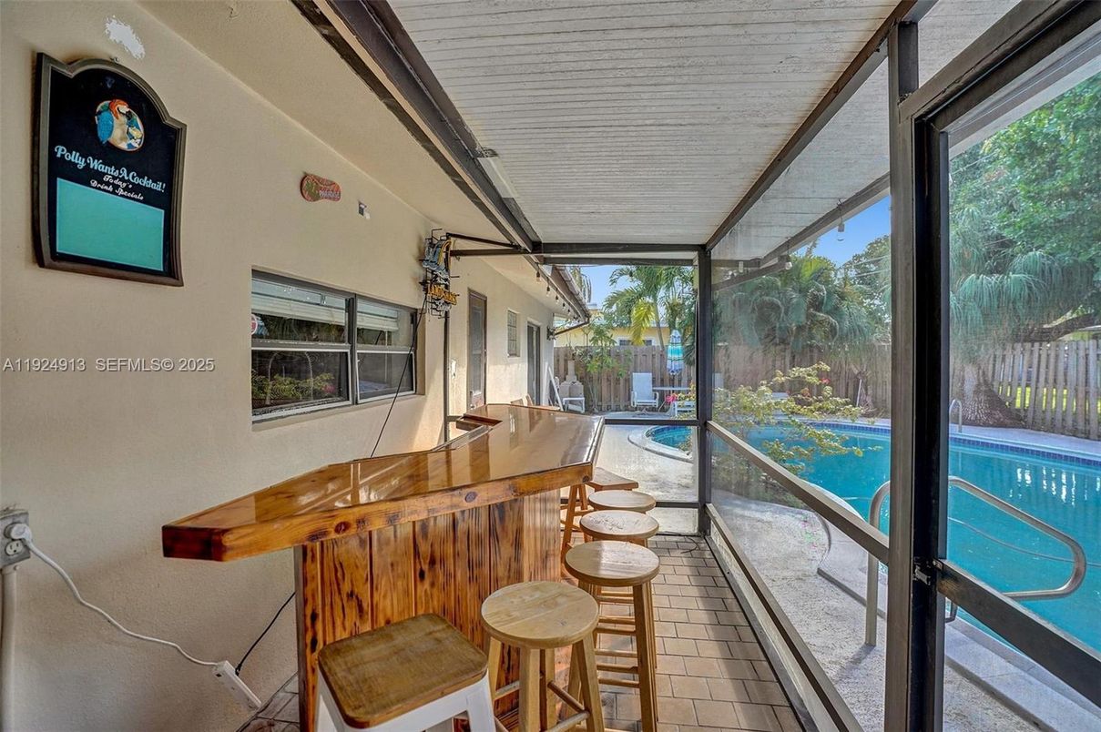 Interior, Pool, Sun Room