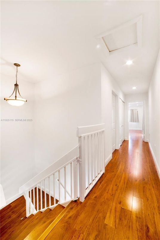Interior, Pendant Lights, Recessed Lighting, Wood Texture Flooring