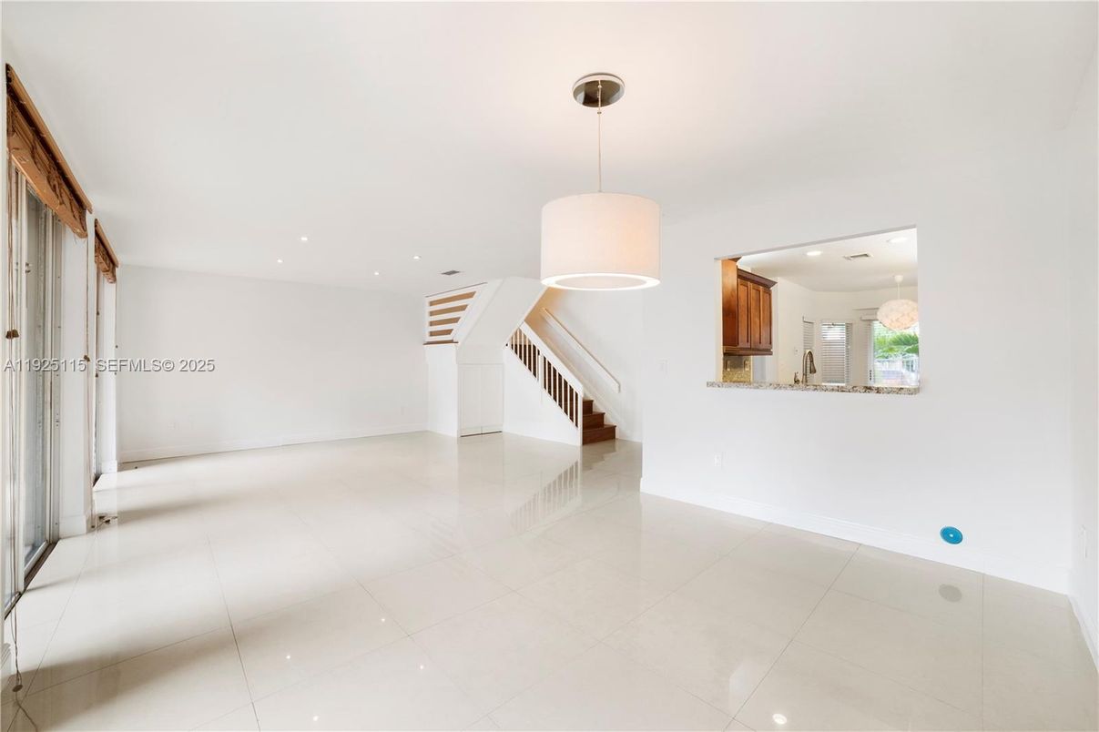 Empty room, Interior, Pendant Lights, Recessed Lighting
