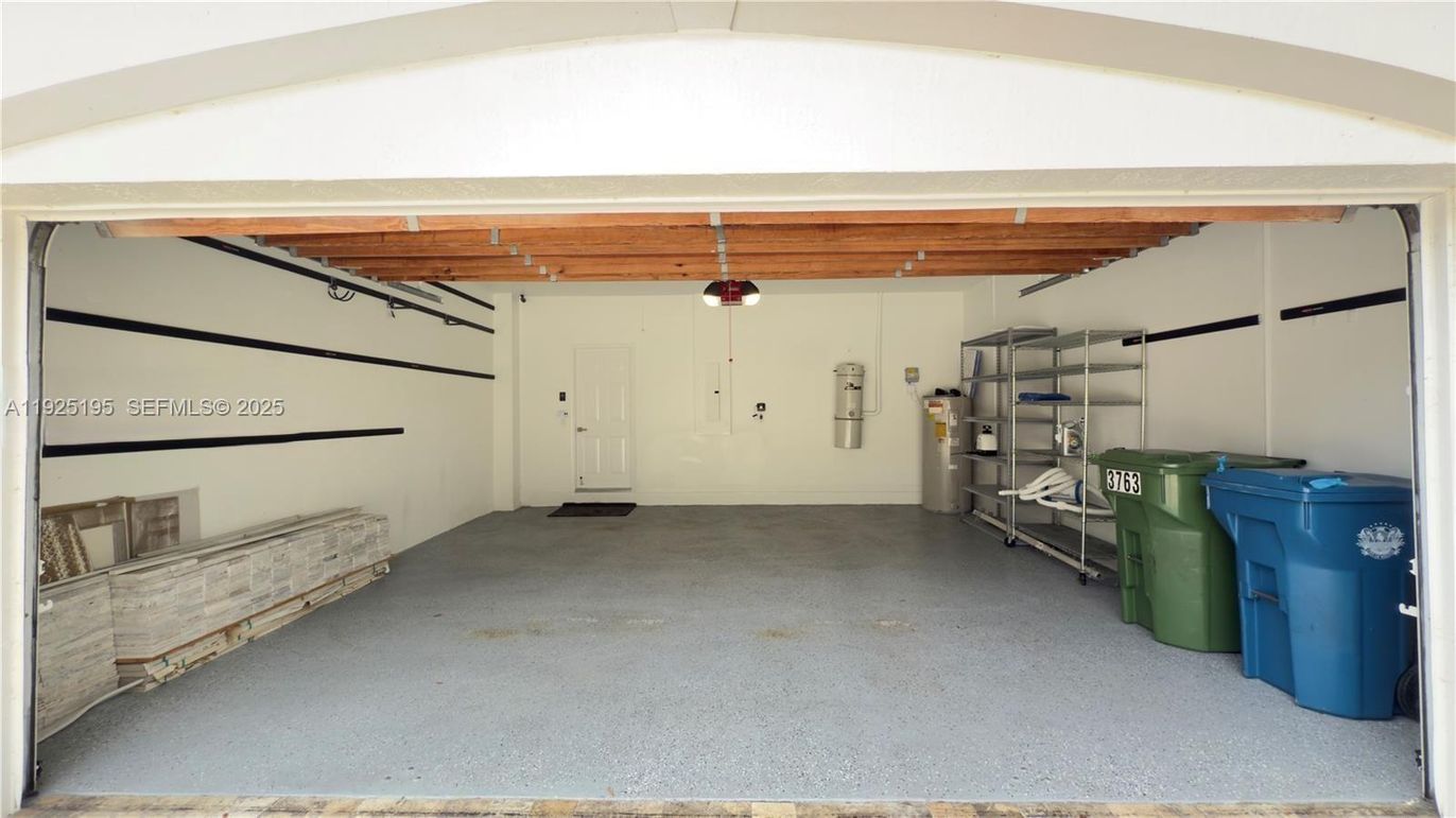Garage, Interior