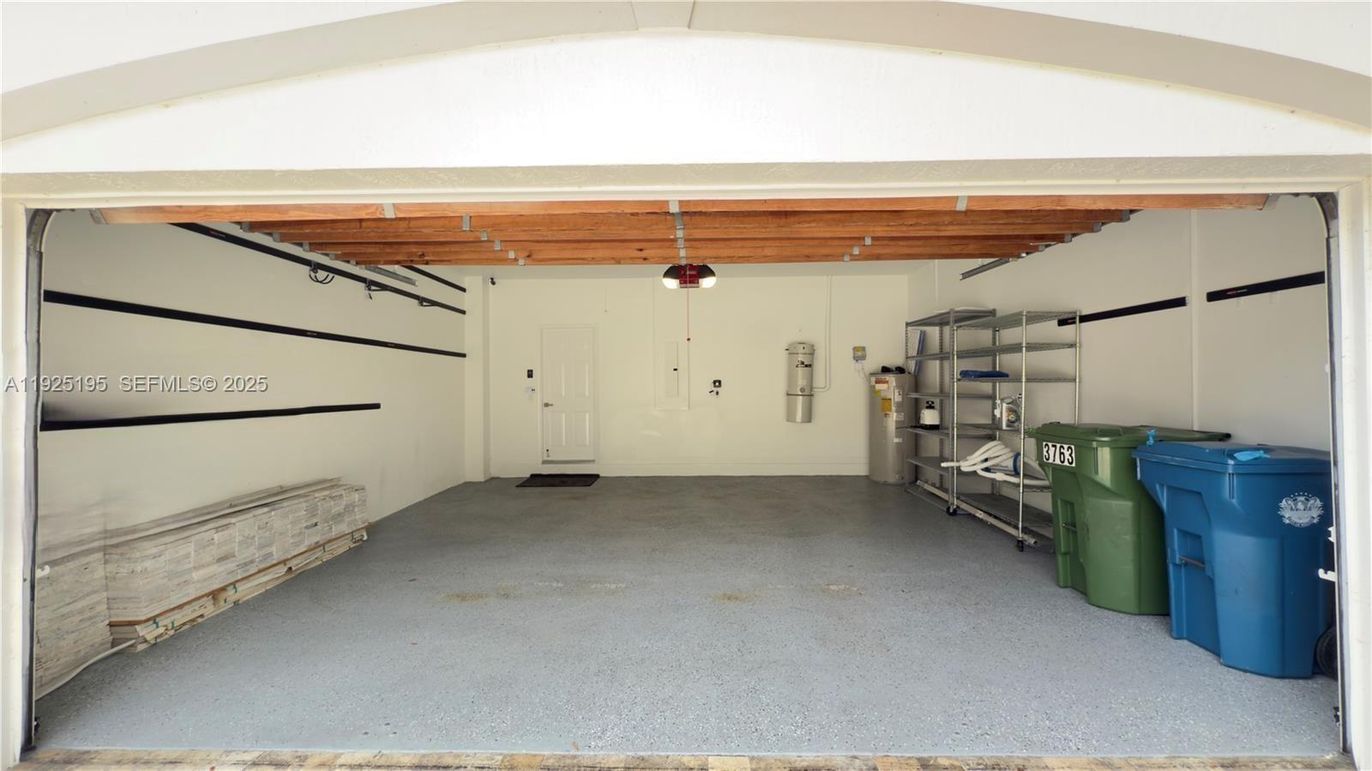 Garage, Interior