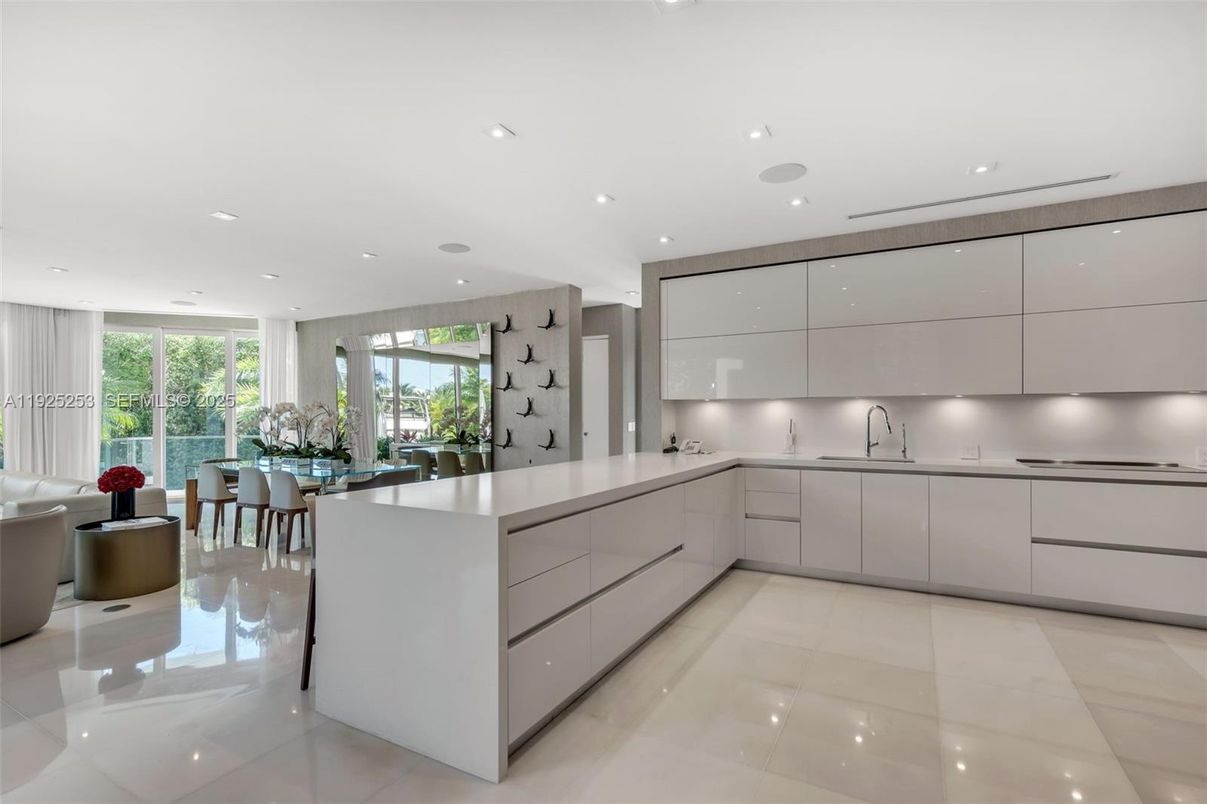 Dining room, Interior, Kitchen, Recessed Lighting
